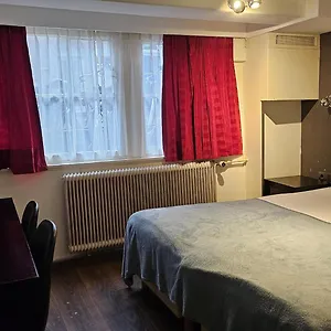 Hotel Quentin Golden Bear **