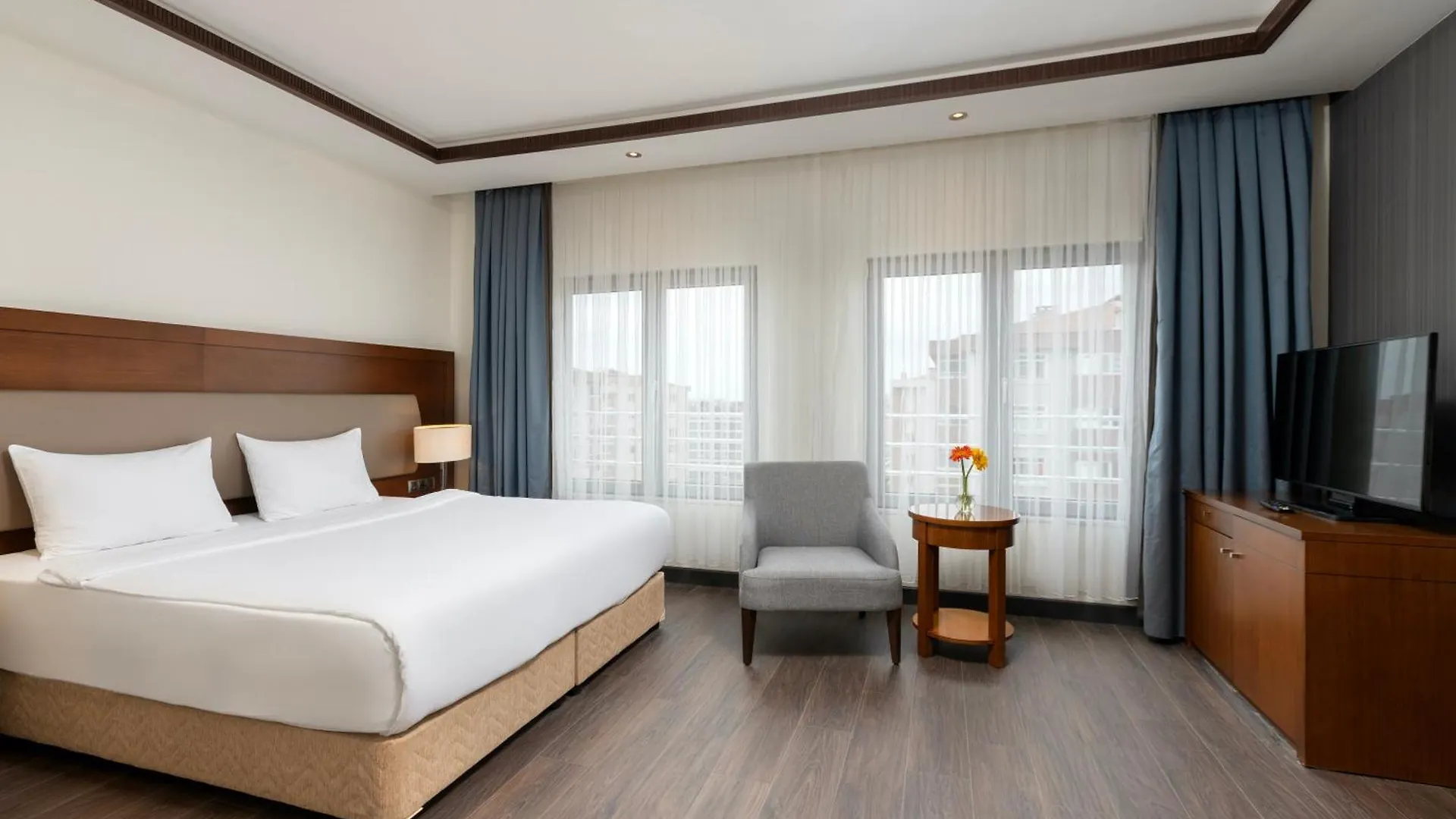 Miracle Istanbul Asia Airport Hotel & Spa 5*,  Turecko