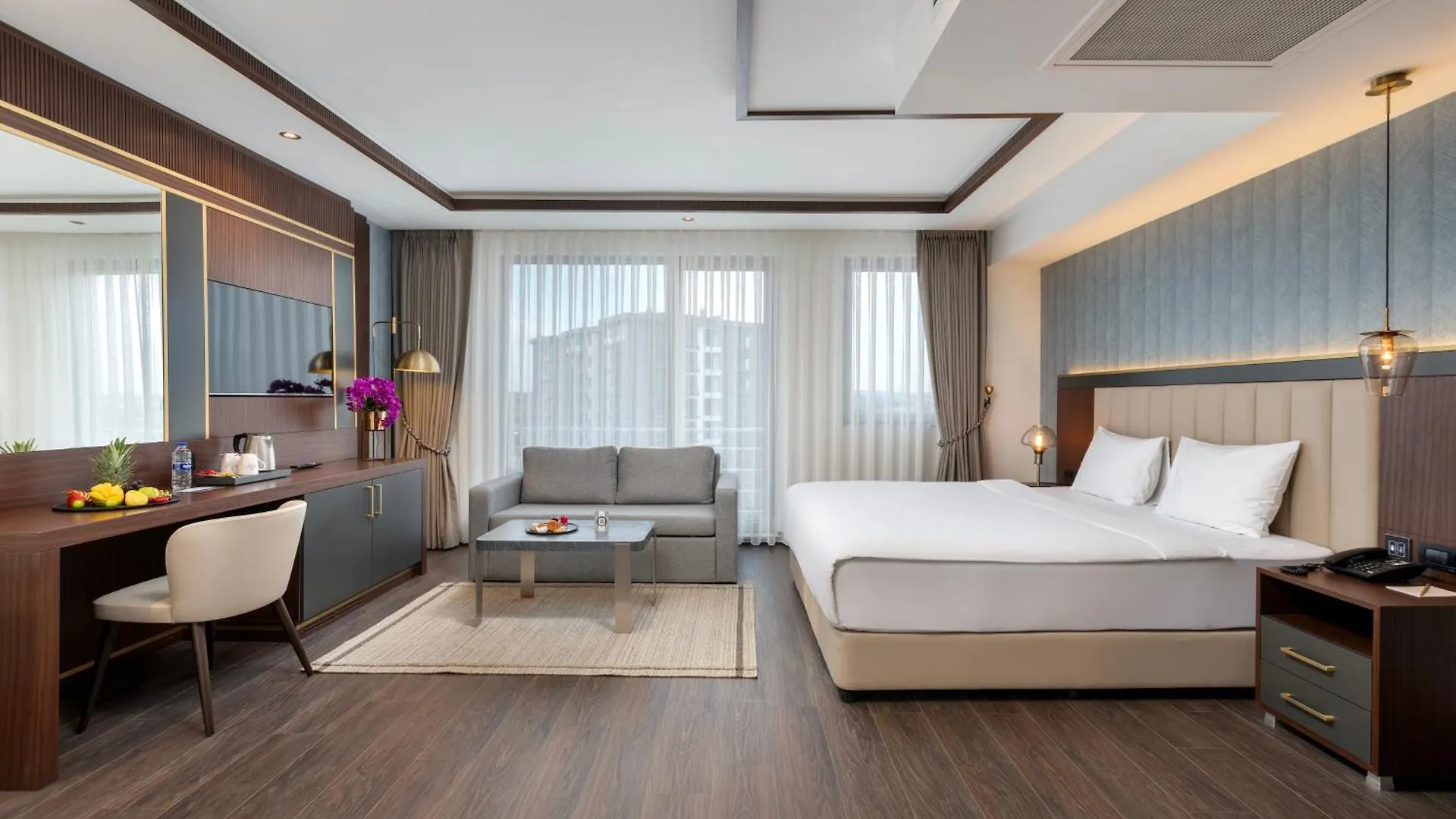 Miracle Istanbul Asia Airport Hotel & Spa 5*,  Turecko