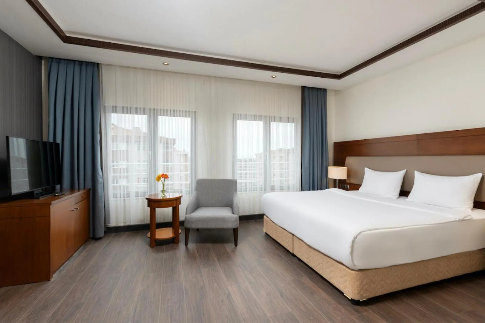 Miracle Istanbul Asia Airport Hotel & Spa 5*,